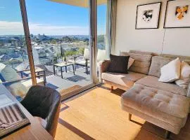 Sweeping Harbour & Ocean Views Over Sydney's East