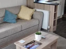 Stunning 6 Berth Caravan At Marine Holiday Park, Rhyl Ref 16191M