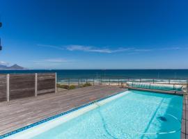 Stylish 2-Bedroom Sea-View Apartment Horizon Bay Blouberg Beachfront, hotel a Cape Town