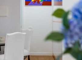 Art filled 2b2b Apt Family Friendly Free Parking, hotel v destinaci Box Hill