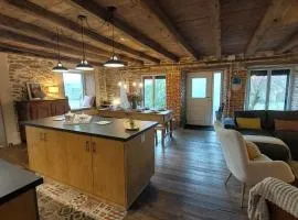 Gîte 8 pers avec jacuzzi et jardin Aurillac