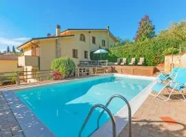 Comfortable House With Pool & Lovely View