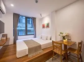 The Sapphire Glow Saigon-Chic Apartment with Elevator Access-Coffee 24-7