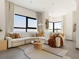 Silkhaus Luxe 3BDR & Maid Room in Pixel Tower