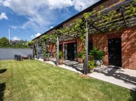 The Warehouse - Heritage Elegance in Central Mudgee