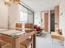 apt 3 habitaciones, hotel in Rebolo