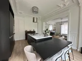 Maison cosy avec jardin privé hypercentre Charleville-Mézières à deux pas de la Place Ducale