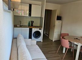 Un coin de paradis au pied des pistes avec balcon, ξενοδοχείο σε Metabief