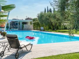 GELSO DEL GARDA LUXURY SUITE - Regarda Travel, Hotel in Sandrà