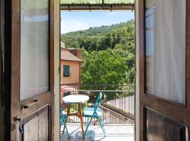 Acciuga House, hotel v destinaci Biassa