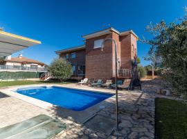 Villa Pilara - Brunete, hotel in Brunete
