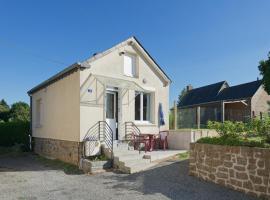 La petite maison, Hotel in Monthault