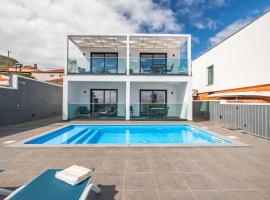 Luxury Seafront Escape II, Hotel in Caniçal