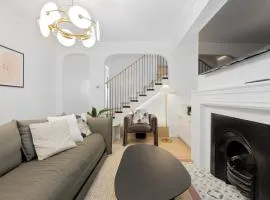 City-View Retreat with Tranquil Rooftop Spa