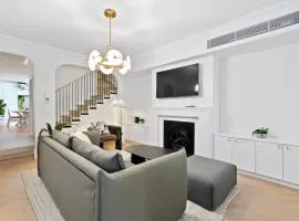 5BR Terrace House, Rooftop Spa & Amazing City View