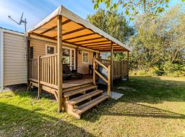 Évasion Nature à Parentis, hotel v destinaci Parentis-en-Born