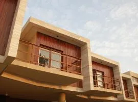 Lahaina Hotel - Soft Opening