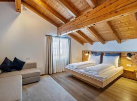 Mountain Residence Kasern Nr 5, hotel in Predoi