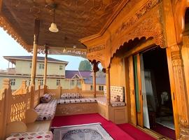 De Noor houseboats-Luxury stay in, hotel v destinaci Šrínagar