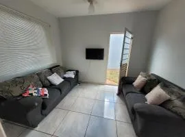 Casa com 2 quartos no Aero Rancho