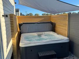 Scotts Corner Hot Tub Retreat, hotel in Morpeth