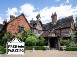 Langshott Manor - Luxury Hotel Gatwick, hotel v destinaci Horley