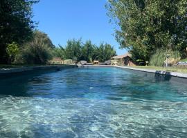 La Noccemada, maison d'hôtes, hotel in Saint-Julien