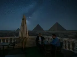 Starlight pyramids view Hotel