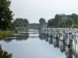 Hausboot "Seemaid", hotel a Bad Bederkesa