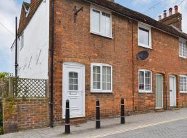 Hollyhock Cottage, hotel in Tenterden