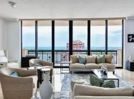Elegant 2 Bedroom Condo with Ocean Views