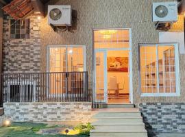 فلة و شاليه واسع بمسبح وثلاث غرف نوم ومجلس شعبي ومجلس مناسبات, chata v Rijádu