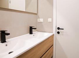 Appartment Wayez 3, hotel in Brussels