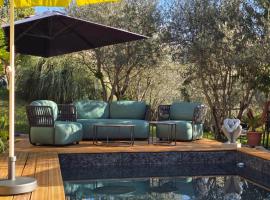 A l'Orée des Oliviers，位于Venterol的旅馆