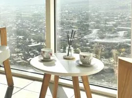 36th floor Sky city- 2 bedroom app free private parking