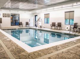 Comfort Suites Hartville-North Canton, hotel com banheiras de hidromassagem em Uniontown