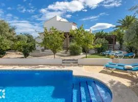 Villa Los Almendros by Abahana Villas