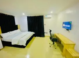 Taiwo Anuoluwapo Airport Hotels