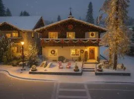 Snowcreek Suite - Cedar - ADA- Hot Tub - Kitchenette