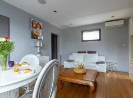 Lumineux - design et récent - parking - wifi