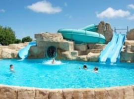 Mobile home 6 pers tout confort, hotel in La Parée Preneau