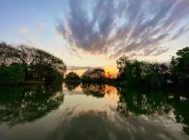 The Nugget Guest Lodge