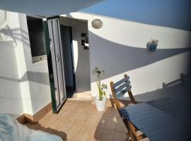 A Beautiful Townhouse with a roof top terrace, hotel em Rute
