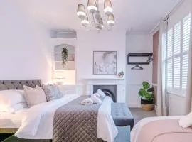 Stylish 5BR House, Chester Centre - Sleeps 11