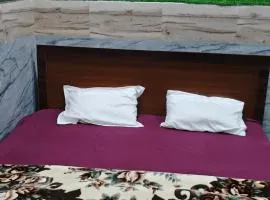 Krishan kripa dham near banke bihari g temple 400 mtr