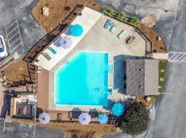 Silver Lake Hideaway - Chic 2 BDR Dog Friendly