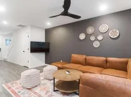 Boho Ferry- Mins from Credit One- Pet Friendly