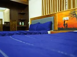 Humming Birds Suites