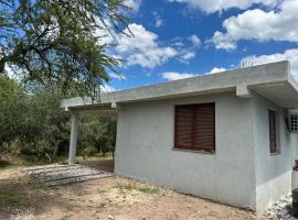 Cabaña El Quebrachal, hotel in Valle Hermoso