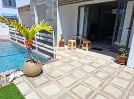 Freesia Apartment 3 by Mau-Rent Houses